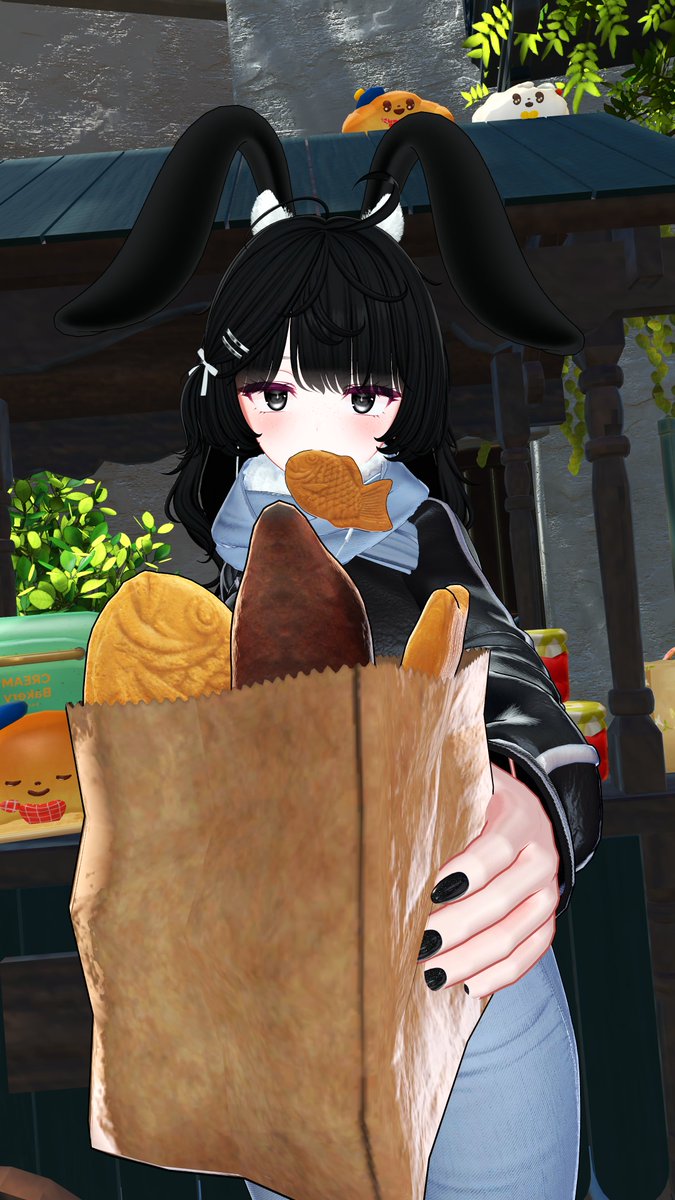 Grove_VR's tweet photo. You hungry, i'm buying. Man I love bread, have a Taiyaki. https://t.co/1NegYozkjO