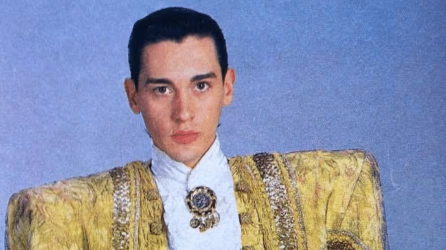 InfoColombia23's tweet photo. 🎶🇪🇸 | Falleció Manuel Arjona, integrante del grupo Locomía, a los 58 años. Recordado por su estilo único y su aporte a la música pop española de los 90.
#Noticias #Locomía #ManuelArjona #Música https://t.co/ttrcHDkLpJ