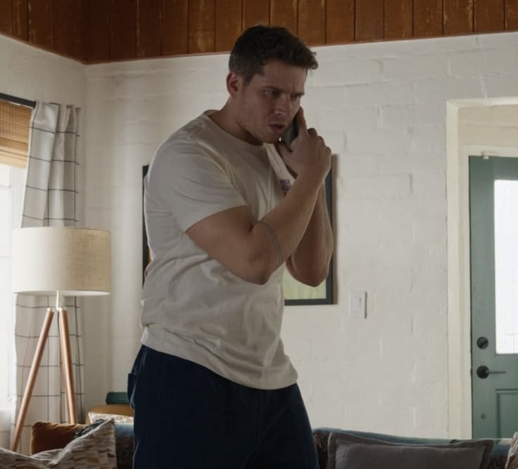 softestbuckley's tweet photo. buck was ready to RUN out his door to help find chris https://t.co/xPtSNrjKkM