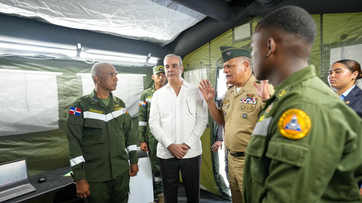 scarletbenzan's tweet photo. 3/3
"Hoy inauguramos una nueva capacidad para proteger a la República Dominicana y construir un país más fuerte para que cada dominicano pueda vivir más seguro, siempre y en cualquier circunstancia", afirmó el presidente Abinader, reafirmando el compromiso del Gobierno con la seguridad, la resiliencia y la modernización de las Fuerzas Armadas.

#CEMED #GobiernoRD 🇩🇴