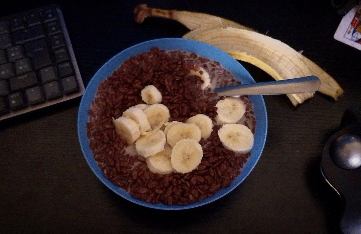 IASuarezV's tweet photo. Un desayuno nada nutritivo pero super sabroso... Bonito día! https://t.co/Be0F1GTrPT