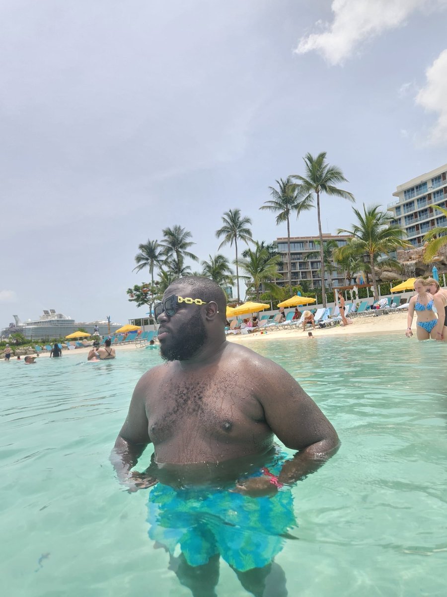 Welcome2joeview's tweet photo. Live your life it’s summer time #summer https://t.co/yfn4D8fzgT