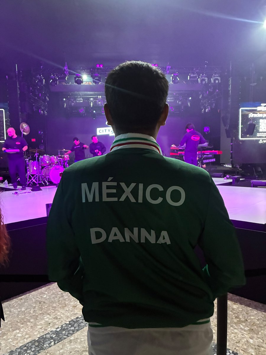JDoguez's tweet photo. Hoy quiero agradecer a @DANNA_Today por hacerme vivir una experiencia única e irrepetible a lado de DANNA en Amazon Music City Sessions!! La pasé de maravilla 💜
Me encantaron las sorpresas, los regalos! Siempre voy a estar con DANNA y como lo dije, es mi curita al corazón ❤️‍🩹 https://t.co/2hiJxlVSbo