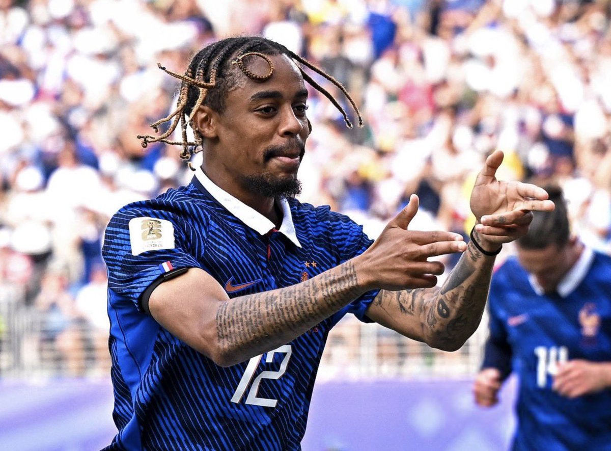 FabrizioRomano's tweet photo. 🚨👀 “What’s gonna happen with your future after the World Cup?”.

Bradley Barcola: “Focus on World Cup now. After that, my future… I don’t know”. 🔥 https://t.co/5Qv3DfIOuc