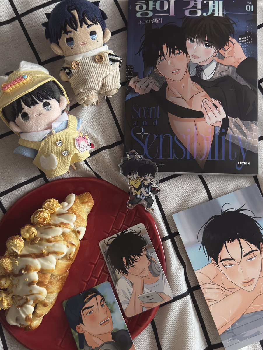 kluhcik_07's tweet photo. 💙 𝓗𝓪𝓹𝓹𝔂 𝓣𝓪𝓮𝓸𝓱 𝓭𝓪𝔂! 🤍

ʜᴀᴠᴇ ᴀ ʜᴀᴘᴘʏ ᴅᴀʏ ᴡɪᴛʜ ᴅᴏʙɪɴ 🥰

@lily_zuzu_ 💕
#오늘만큼은_생일_축하_받아주지
#서태오_사장님_생일을_축하드립니다
#향의경계 https://t.co/nezypeXErb