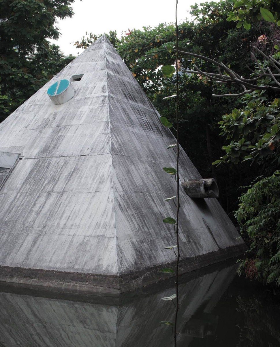 deefloki's tweet photo. Brutalism in Thailand https://t.co/xGmYccSXS9