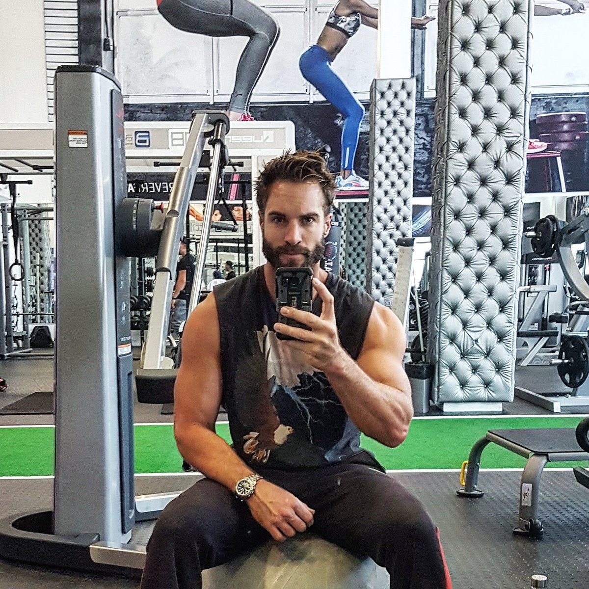 marcbucknerr1's tweet photo. Fitness goals #gym #powelifting #fitness https://t.co/oCti8K9LdS