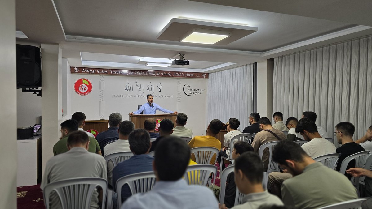 OncuNesilDer's tweet photo. "Allah'a Karşı Gelmekten Sakınmak Takva ve Vera" Konulu programımızdan kareler. 

Katılım gösteren kardeşlerimizden Allah razı olsun. https://t.co/snSXQOu39s