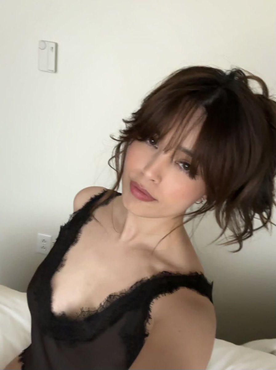 PitLoverzx's tweet photo. Rae is so pretty😍😍😍 https://t.co/LBnVnqPrcW