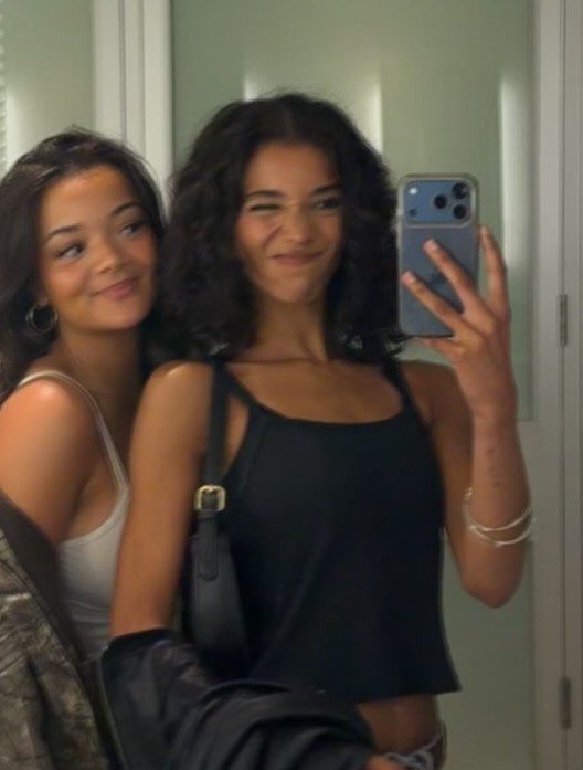 BitchetteKinda's tweet photo. @maliabeauregard IKR JS LOOK AT THIS BADDIE(S)!!! https://t.co/ISSYnI1Cxf