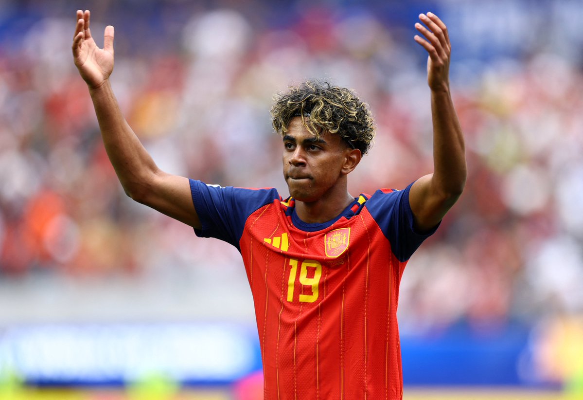 elchiringuitotv's tweet photo. ❌ ¡PERDONA LAMINE! No consigue batir al portero austriaco... con todo a placer.

🇪🇸 España 1-0 Austria 🇦🇹 | 45+3' https://t.co/aQWzpx95yf