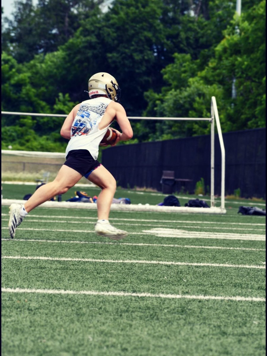 Alex28Fb's tweet photo. Had a great time at @rstarsfootball  camp and put in good work there!! #work https://t.co/DXJfEZrcwc