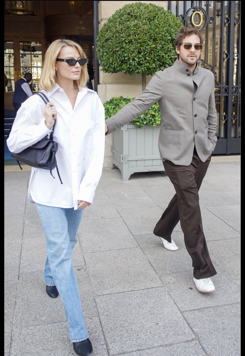 PortalRobbie's tweet photo. 📸 Margot Robbie e Tom Ackerley em Paris hoje! https://t.co/JJZvWtaZqV