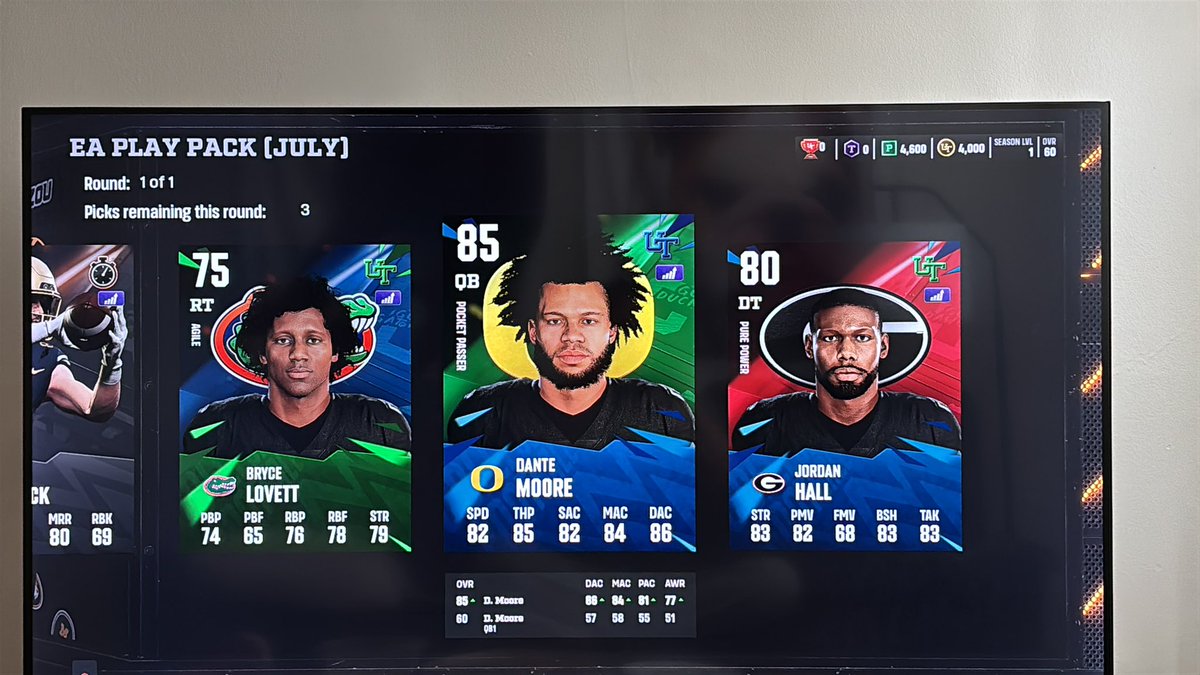 Its_Z46's tweet photo. @kneand_ We got dante moore out the cover athletes pack! https://t.co/u08RtceOoy