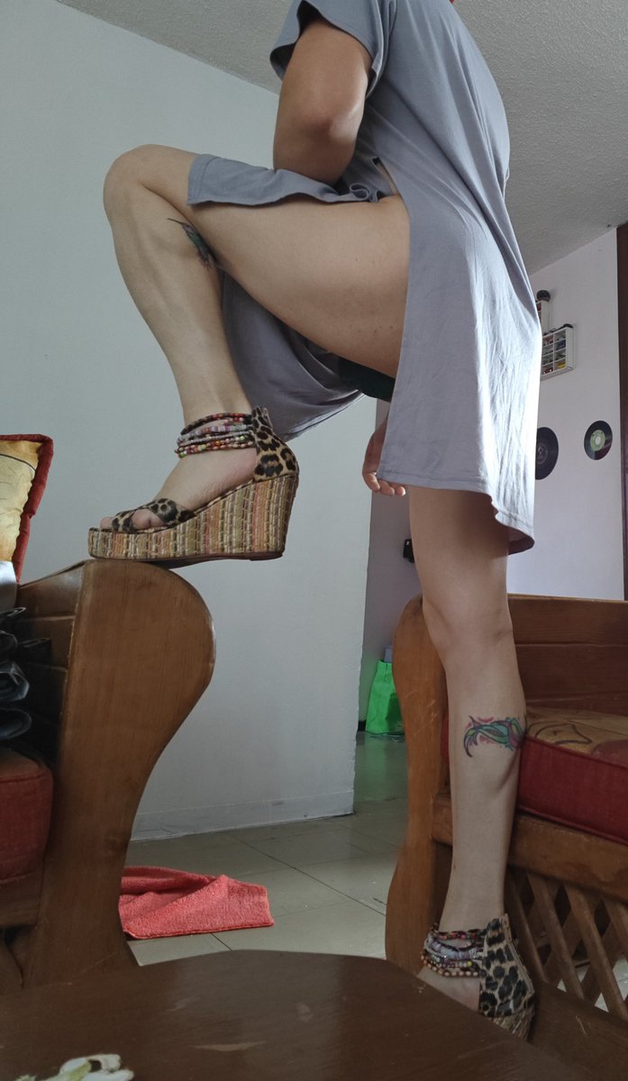 PrincipeExhibit's tweet photo. Siempre que hay casa sola #crossdresser #shemale #trapito #sissy #travestiCDMX #Crossdress #sissylife #tranny #mtf #tgirl #femboy #travestidecloset #travesti #gay #ExhibicionismoPúblico #exhibicionismoméxico https://t.co/25lSrk1Db5