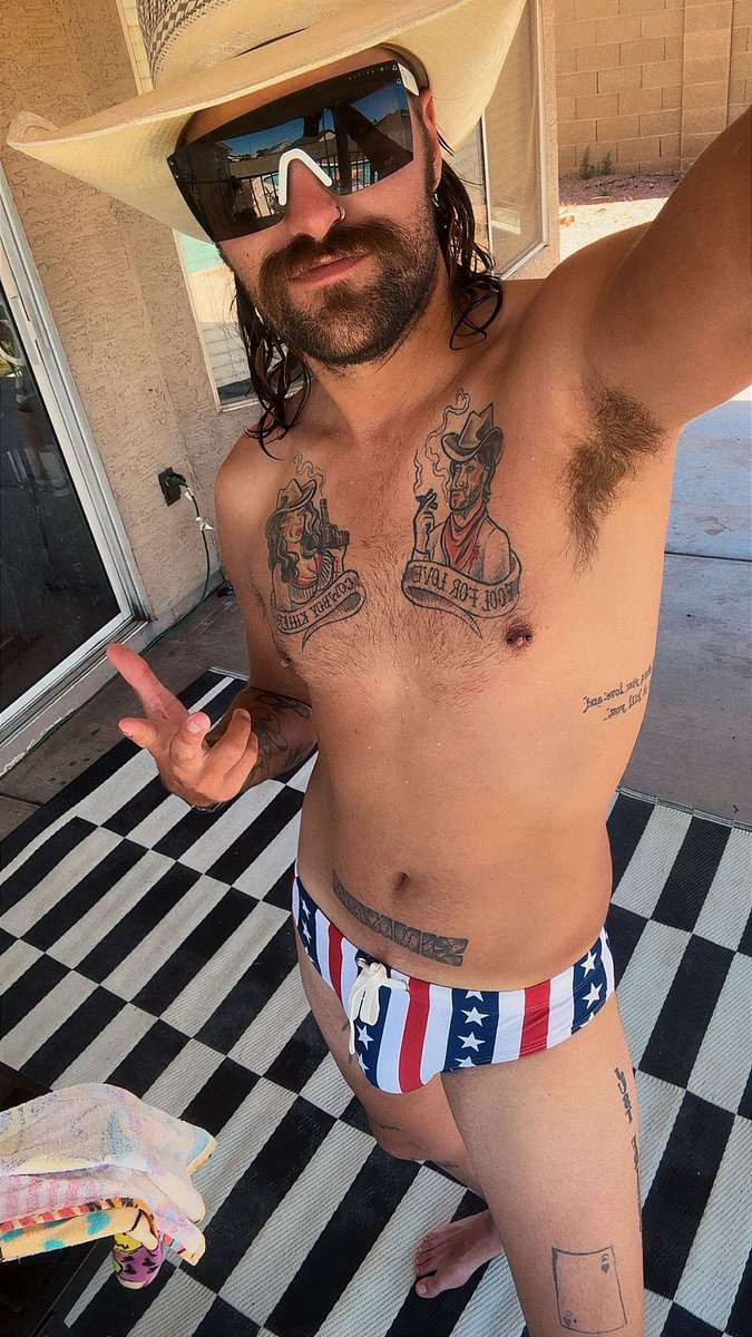 _wtfwyatt_'s tweet photo. Speedo Szn https://t.co/AP1KlLX6j7