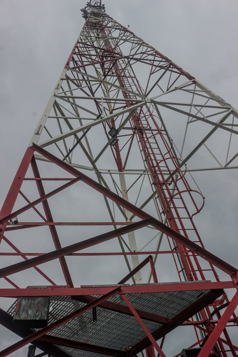 gobguaribe's tweet photo. Tras sufrir una falla en la torre debido a la avería de una tarjeta controladora en el motogenerador DCE, se realizaron los trabajos necesarios para restablecer el servicio de telefonía Movistar en el municipio de la manera más eficiente, rápida y segura posible. https://t.co/RzFNbCR0D8