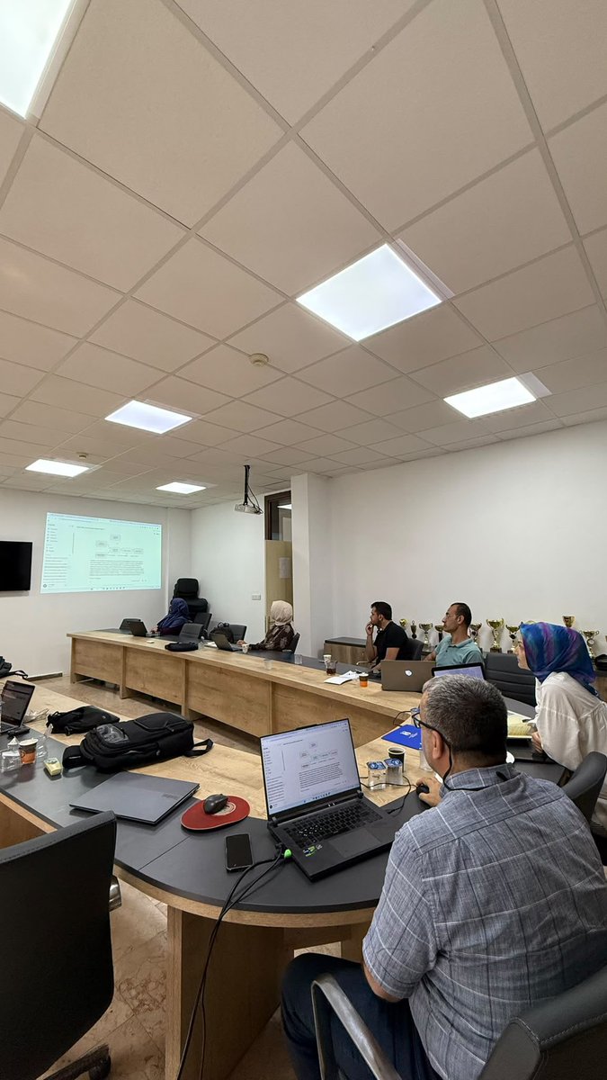 subusbf's tweet photo. Fakültemiz Sağlık Yönetimi bölümü moderatörlüğünde Düzce Üniversitesi öğretim üyesi Prof. Dr. Mehmet Nurullah Kurutkan tarafından “Akademik Alanda Uygulamalı Yapay Zeka Kullanımı” eğitimi verildi. Çeşitli yapay zeka modelleme ve uygulamalarının gösterildiği eğitim için değerli ++ https://t.co/WZbdMJmup5