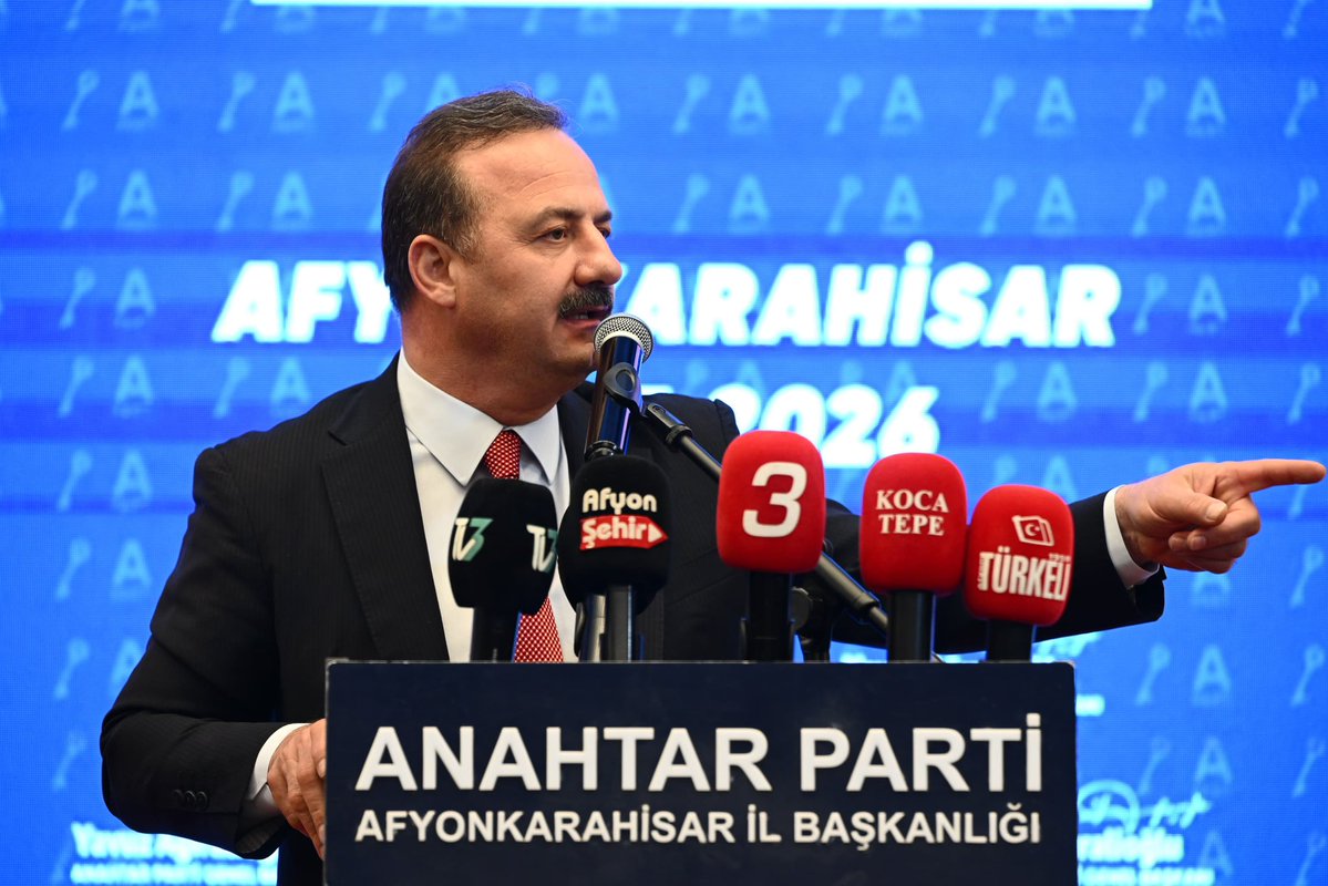 turkiahaber's tweet photo. #SONDAKİKA 

Yavuz Ağıralioğlu:

ANAMIZ DİNİMİZ AĞLIYOR FAİZ ÖDEMEKTEN

Tayyip Bey niçin geldi? AK Parti niçin kuruldu? https://t.co/II3heMpxcE