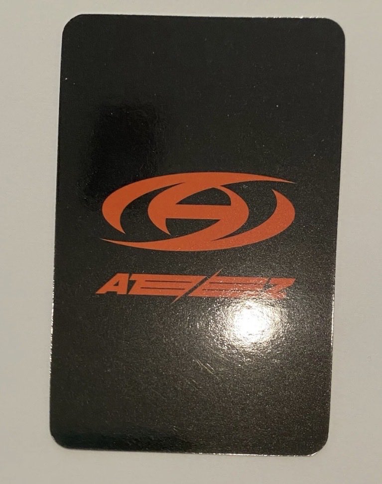 kitiimon's tweet photo. can anyone tell me if this is a lucky draw or fansign pc? its an apple music movement era card </3 https://t.co/xXT272eCv2