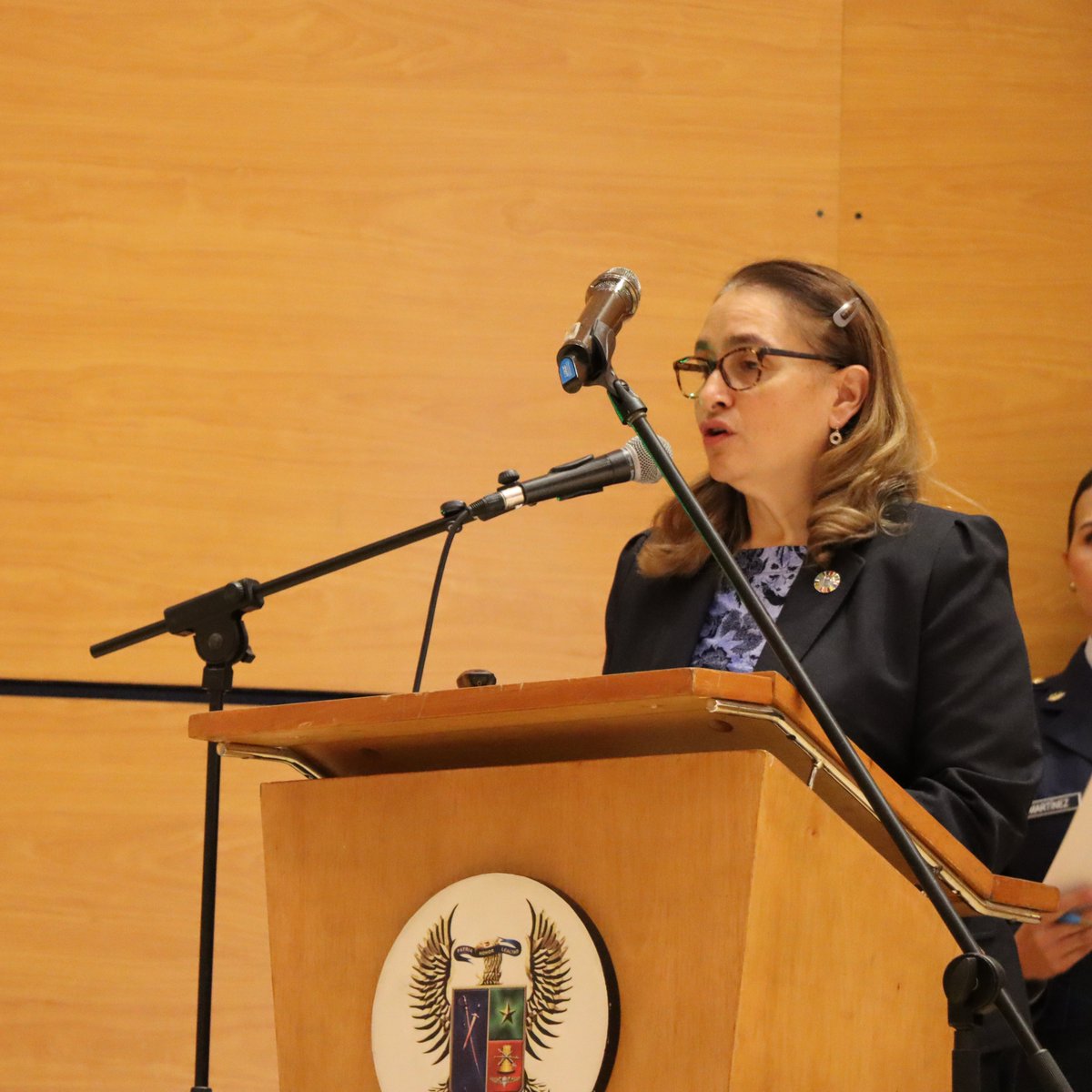 PnudColombia's tweet photo. ¡Una serie para prevenir el reclutamiento de niños, niñas y adolescentes! 

Hoy participamos en el lanzamiento de #DeMenorAMayor, serie radial de ficción de @mindefensa que ayudamos a realizar junto con @TeatroPetra  y con el apoyo del @FondoONUCol. 

Esta serie será emitida todos los jueves a través de  emisoras del #MinDefensa y de la @PoliciaColombia.

Muy pronto los capítulos en nuestras redes sociales.