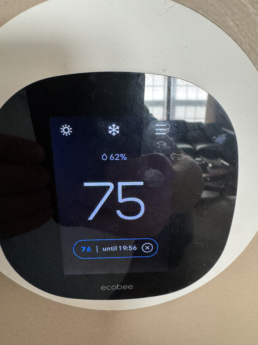 Hockcloud's tweet photo. @JimHansonDC Well mine is working better than yours is… it’s 104 outside and 75 in my house https://t.co/ZbDhs5RkRh