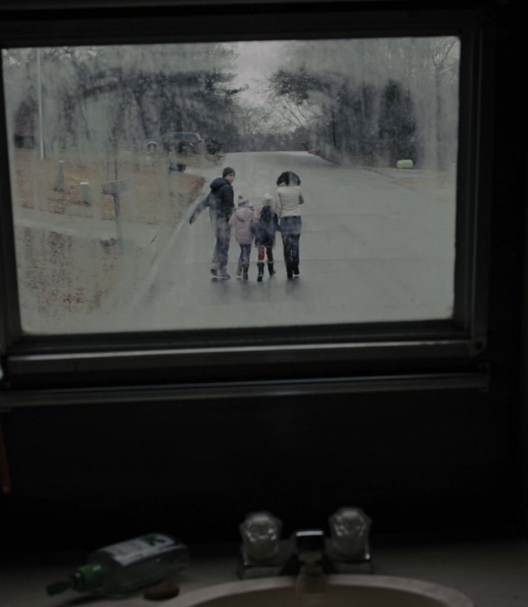shinmenn_'s tweet photo. Prisoners, Denis Villeneuve - 2013 https://t.co/teh437gUUK