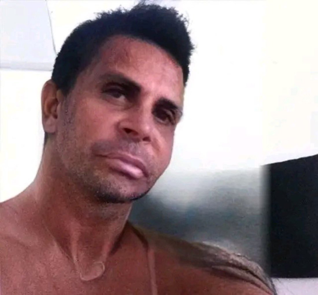 TheowinkSunKiss's tweet photo. @nemanema Passei meu insta pra um "dominante" esses dias e não deu 15 minutos de conversa e ele já tava perguntando se eu não queria comer a bosta dele direto do vaso e limpar o cu dele com s língua https://t.co/72611c5z7m