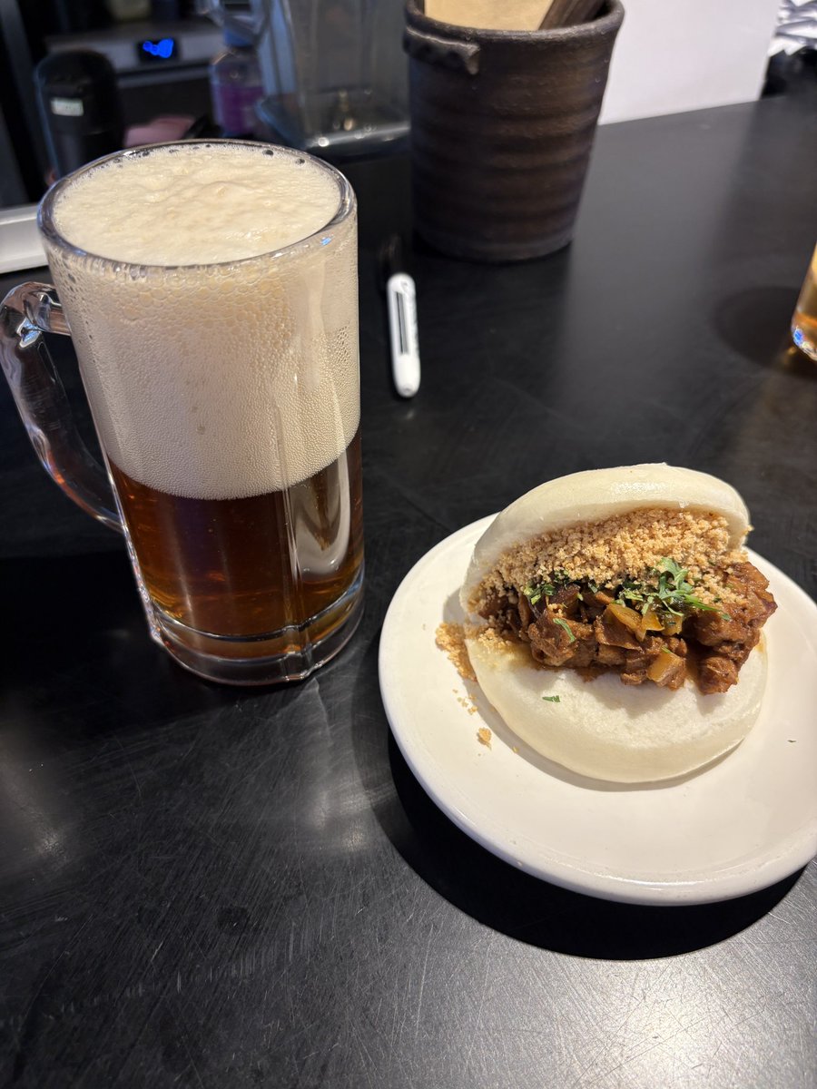 DGuchiguchi's tweet photo. イギリスのご飯全体的に甘めに感じるんですけど、なんかあるんですかね https://t.co/In4j1VG0LI