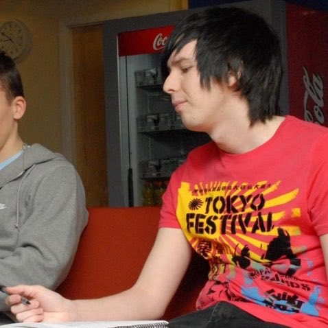 emophringe's tweet photo. they used to bully him at york university :( he would just be trying to study and everyone would point at him and yell “prettyface! prettyface!” https://t.co/in871eY1dK