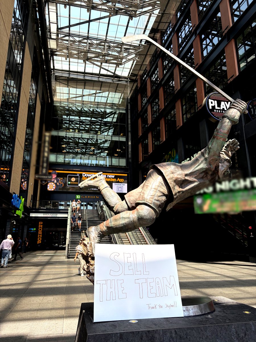 OnlyInBOS's tweet photo. Someone left this poster outside TD Garden today. https://t.co/2kNNaYP8eo