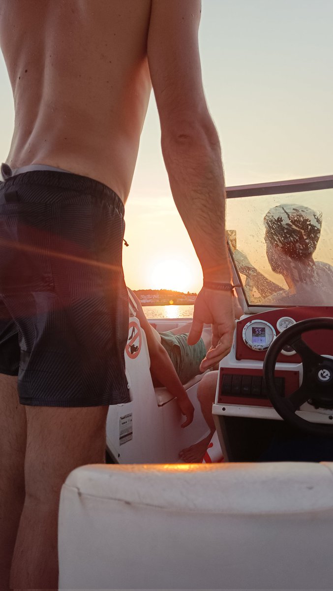 JavierDeStark's tweet photo. 🚤🌊🌅 https://t.co/9GINLg5LE8