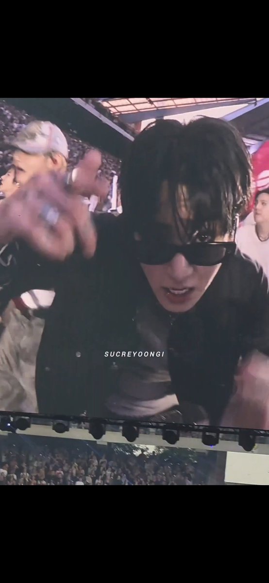 jjklogist's tweet photo. this genre of frat boy jungkook pics are my new obsession https://t.co/bneVYJRL1j