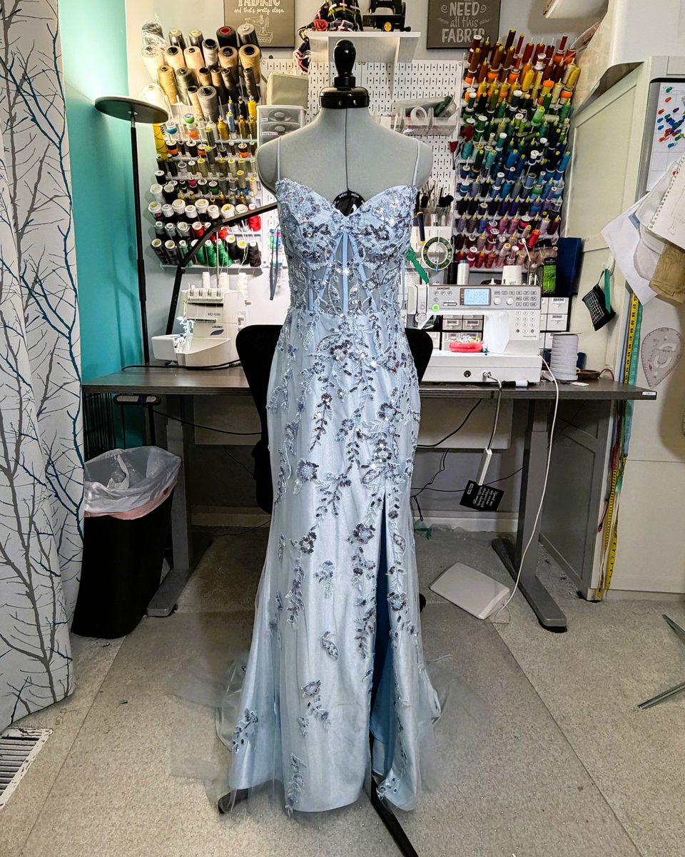 S_RockCustom's tweet photo. Prom alterations to make your dress fit like it was made just for you. π€
#promalterations #promdress #formalwear #dressalterations #customfit #perfectfit #prom2026 #bookearly #tailoring #phillyprom #buckscountyprom #norushorders https://t.co/EMC62lEO8c