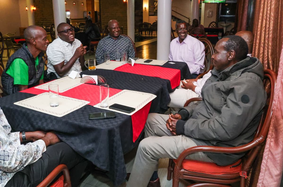 billy_endeche's tweet photo. It's time for Restoring back Kenya and Resetting it back to Constitutionalism... And thus why @dkmaraga met Met Lindamwananchi Leaders ahead of there Kisii Rally Tomorrow @HonSenOsotsi @HonKangata @edwinsifuna @UGMParty @bonifacemwangi @DnOrogo https://t.co/g6etNYBp8C