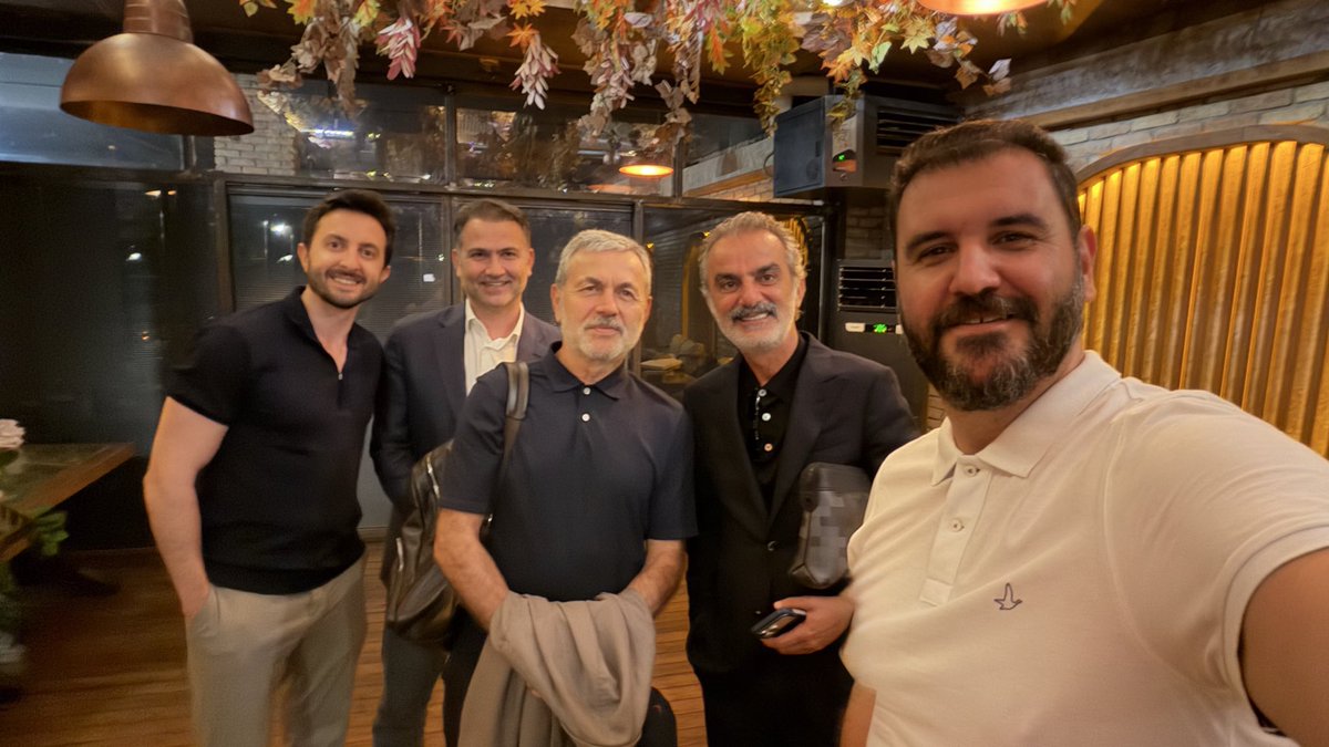 m_tiras11's tweet photo. Derler ki:
“Her şey olmasını istediğim gibi tam olsun, o zaman huzurlu olacağım.”
Aykut Kocaman der ki:
“Sabırlı ol o zaman her şey tam olmasını istediğin gibi olur."
#11

@YukselToksoy @seckinsonmez @vehbionurakkus https://t.co/6u4cBmd2va