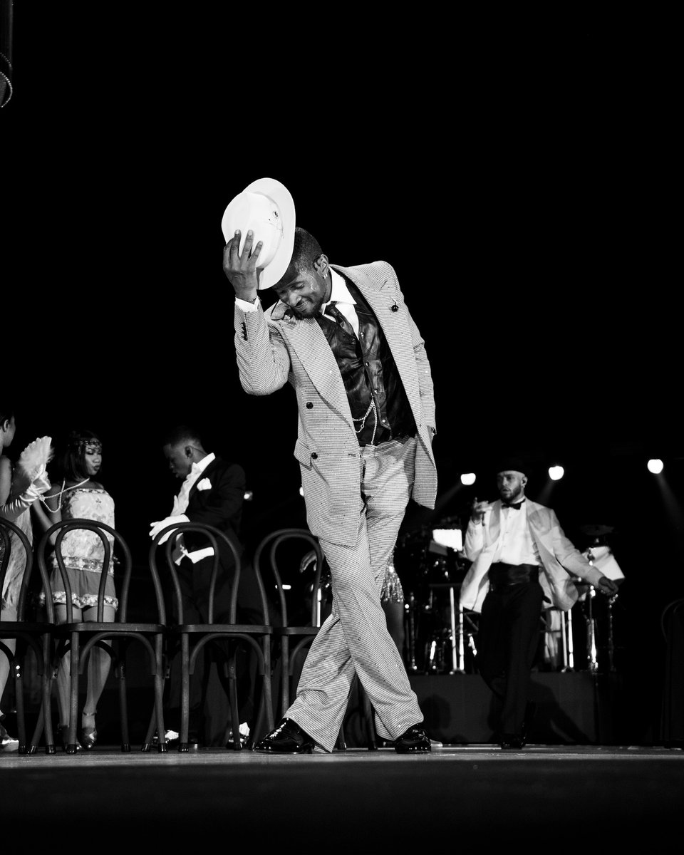 Rogers_Stadium's tweet photo. The first chapter has been written. Chris Brown and Usher opened The R&amp;B Tour last week with a night fans won't soon forget—and this is only the beginning!

The R&amp;B Tour arrives at Rogers Stadium on August 11 and 12  🤩 

📷  Justin Ongeri/Travis Colbert/Mike Oberlies/Ben Swanson https://t.co/VVFP5M4og4