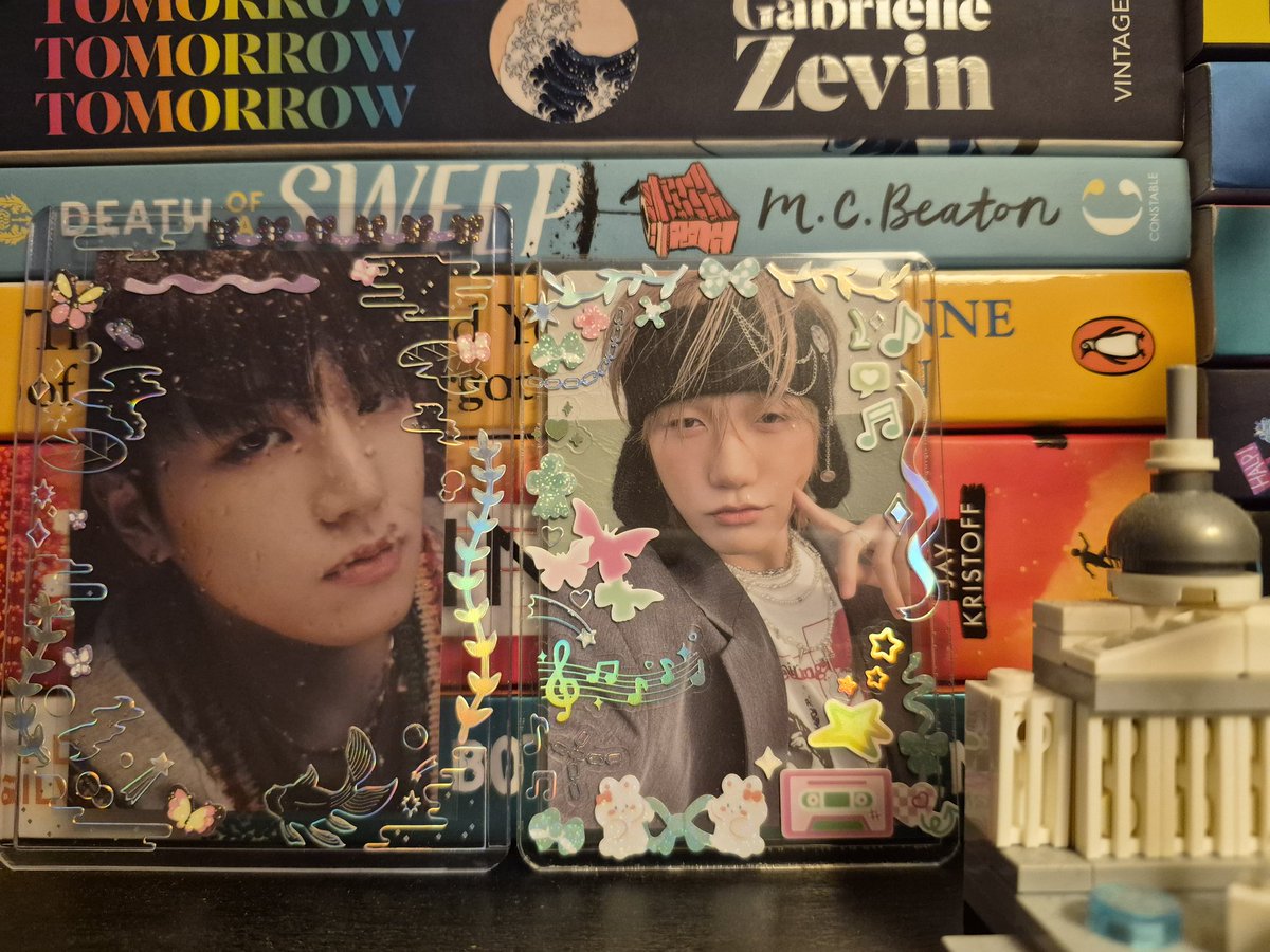 idfknemo's tweet photo. @dwzch13 here he is on my shelf next to his buddy riwoo too (also please do not mind the dusty lego...) https://t.co/nwWRXz1v0X