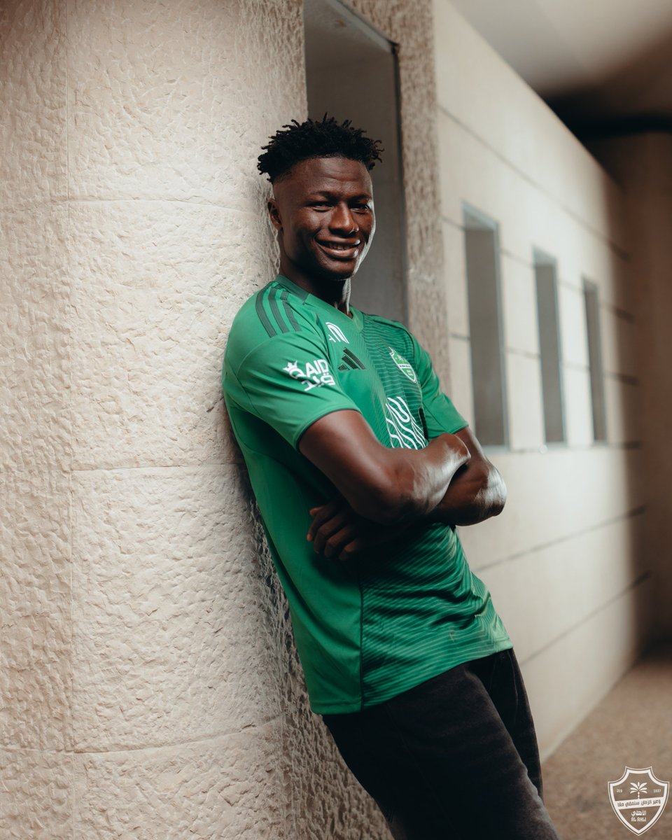 ALAHLI_FC's tweet photo. أهلًا بك أبو بكر كينتيه في ناديك 💚 

#الأهلي https://t.co/F5AKubbZWR