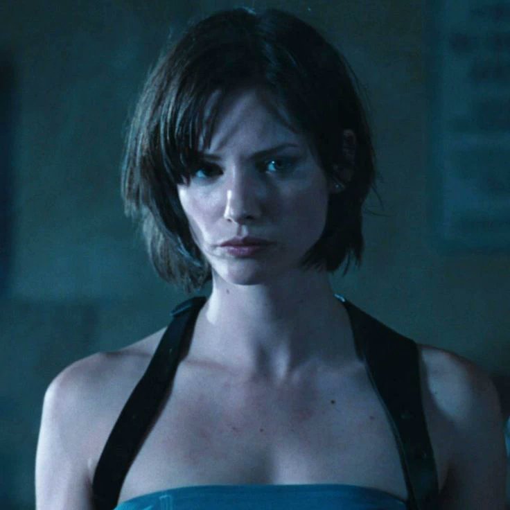codeveronlcas's tweet photo. Sienna Guillory as Jill Valentine. https://t.co/knmRIRX4l6