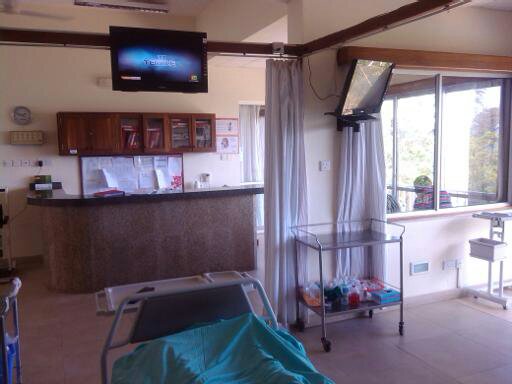 SafariDialysis's tweet photo. Before 2010, Pandya Hospital in Mombasa was the only dialysis centre on Kenya's entire coast. Today, 100+ units serve all 47 counties — 5,670 patients and counting.
@OmapaliSafaris connects international dialysis patients to this growing network — because Kenya is for everyone. https://t.co/WsXkM5MfnK