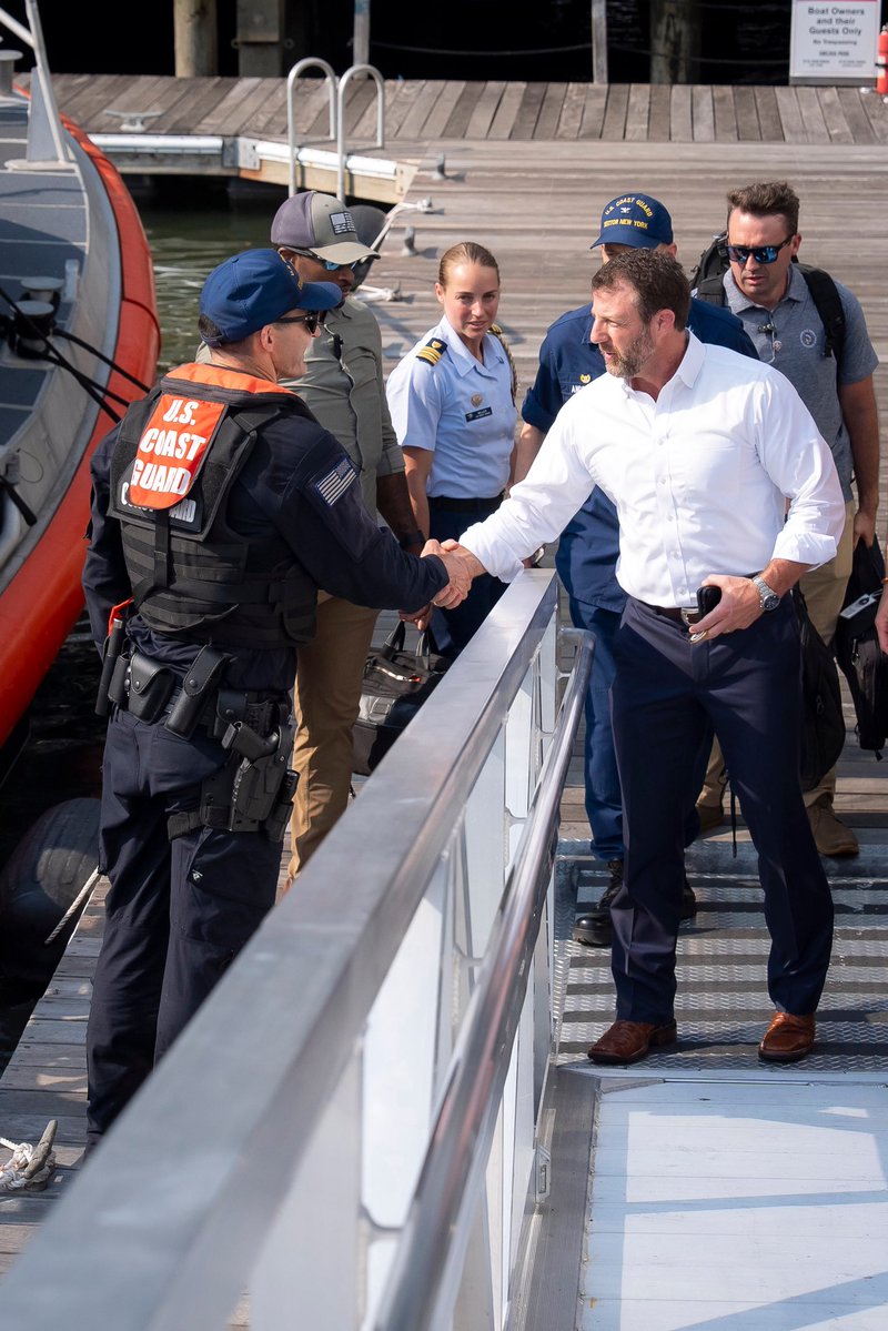 SecMullinDHS's tweet photo. One year. One historic investment in America’s security.

Yesterday in New York, I joined the @USCG to highlight how @POTUS Trump’s One Big Beautiful Bill is strengthening our homeland with the resources needed to secure our borders, modernize the Coast Guard, and protect the American people.

Promises made, promises kept.🇺🇸