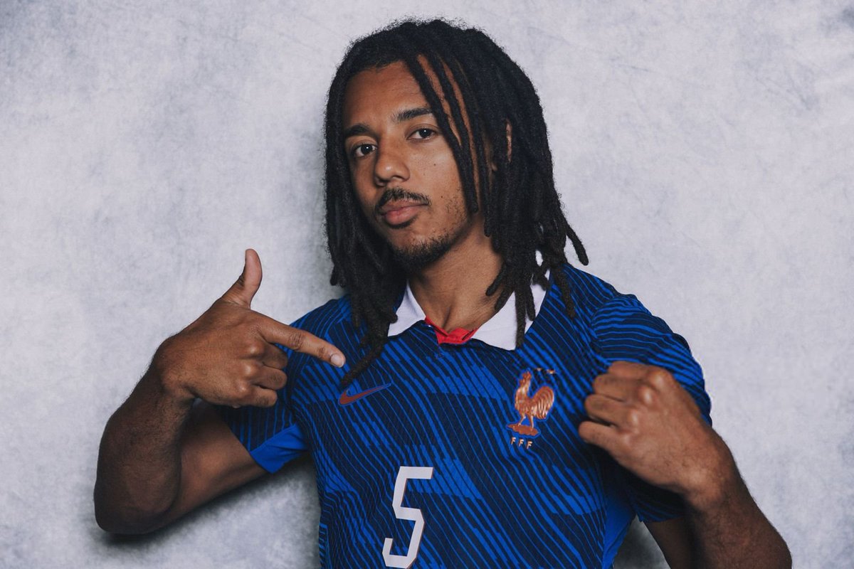 ActuFoot_'s tweet photo. 🚨 Jules Koundé 🇫🇷 répond à Lamine Yamal 🇪🇸 !

« Être favori dans une compétition, ÇA NE VEUT PAS DIRE GRAND-CHOSE. ❌ 

C'est vrai que les dernières rencontres contre l'Espagne ne se sont pas passées comme on le voulait... 

JE GARDE ÇA DANS UN COIN DE MA TÊTE. »

🎙️ conf. de presse