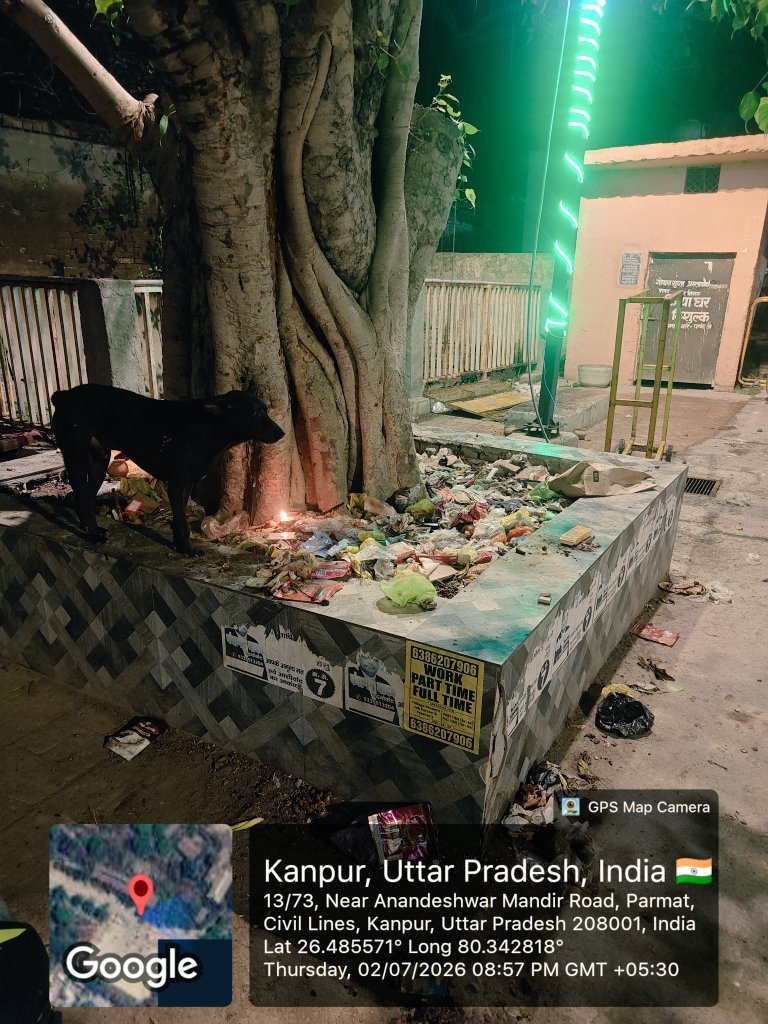 Monikan44's tweet photo. @nagarnigamknp @mayorkanpur @SBM_UP @NagarVikas_UP @DMKanpur @myogioffice @kanpursneed
#महादेव के द्वार पर कूड़े का दरबार! महापौर जी, नगर आयुक्त जी—क्या आपको भी यह नहीं दिखता? या फिर स्वच्छता सिर्फ़ कागज़ों और ���िज्ञापनों तक ही सीमित है?
#AnandeshwarMandir  

@VOICEOFNYAY https://t.co/rE3CCJuTv4