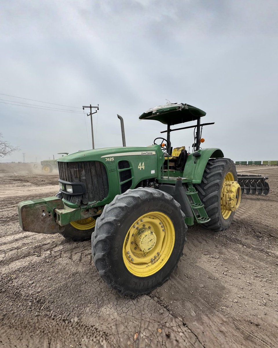 MarketBookLA's tweet photo. 2020 JOHN DEERE 7425

🔗 https://t.co/dEoxaKxqxb

 Excelentes conciones de trabajo

📍Torreon, México
📞+52 871 219 2840

 #TractoresJohnDeere #JohnDeere7425 #MaquinariaAgricola #TorreonMexico #TractoresUsados #EquipoAgricola #JohnDeereMexico #TractoresDeTrabajo #MaquinariaPesada https://t.co/h2Qr9M15tS