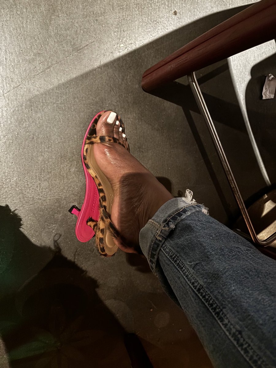 SoleRealz94's tweet photo. Hi🧚🏾‍♀️
#wrinkledsoles #toes #feet https://t.co/cWZy3hOSPw