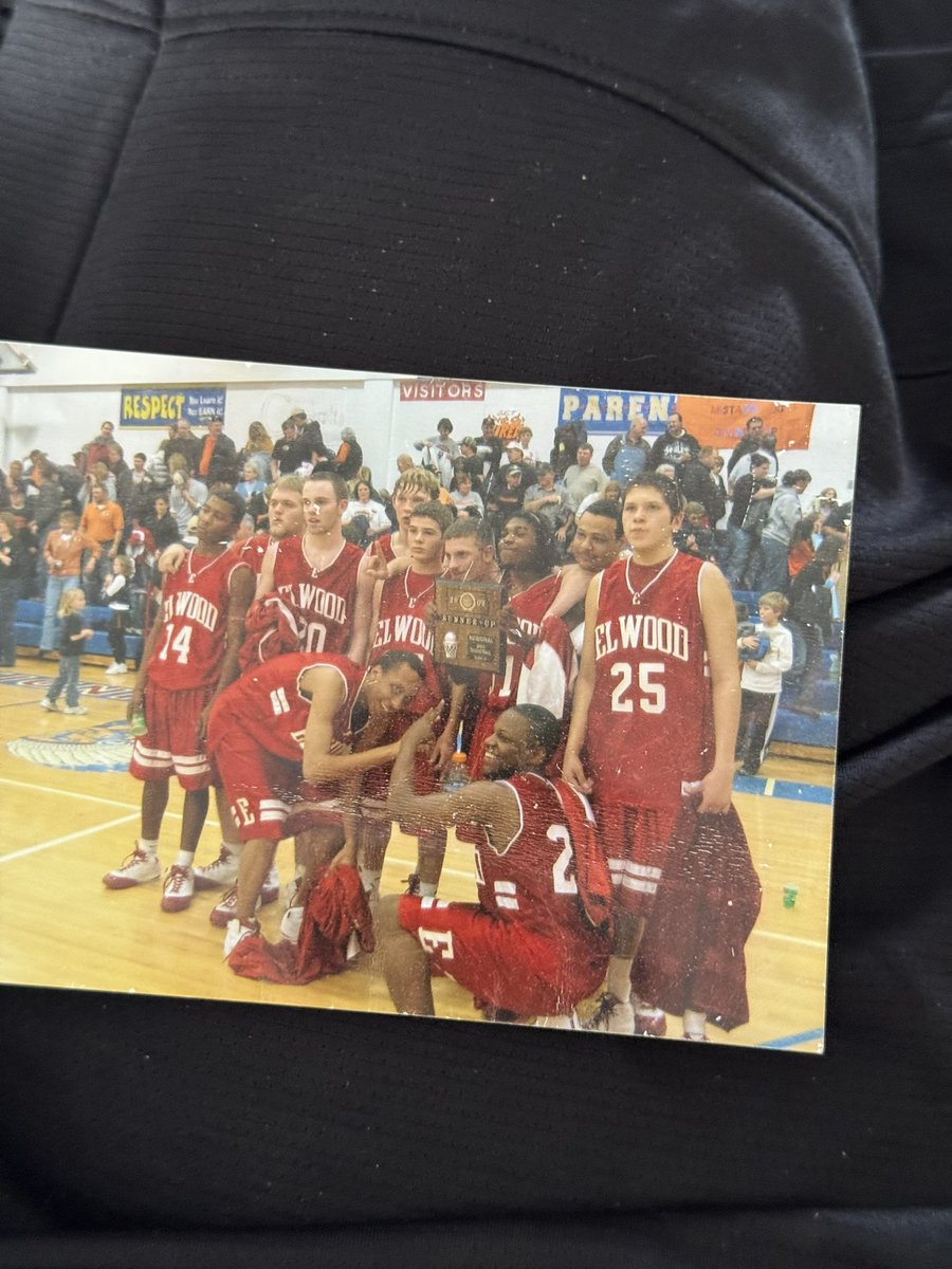 Bixxark's tweet photo. All the black dudes in this picture with me from high school said I was invited to the cookout https://t.co/hwHlbAW7kV