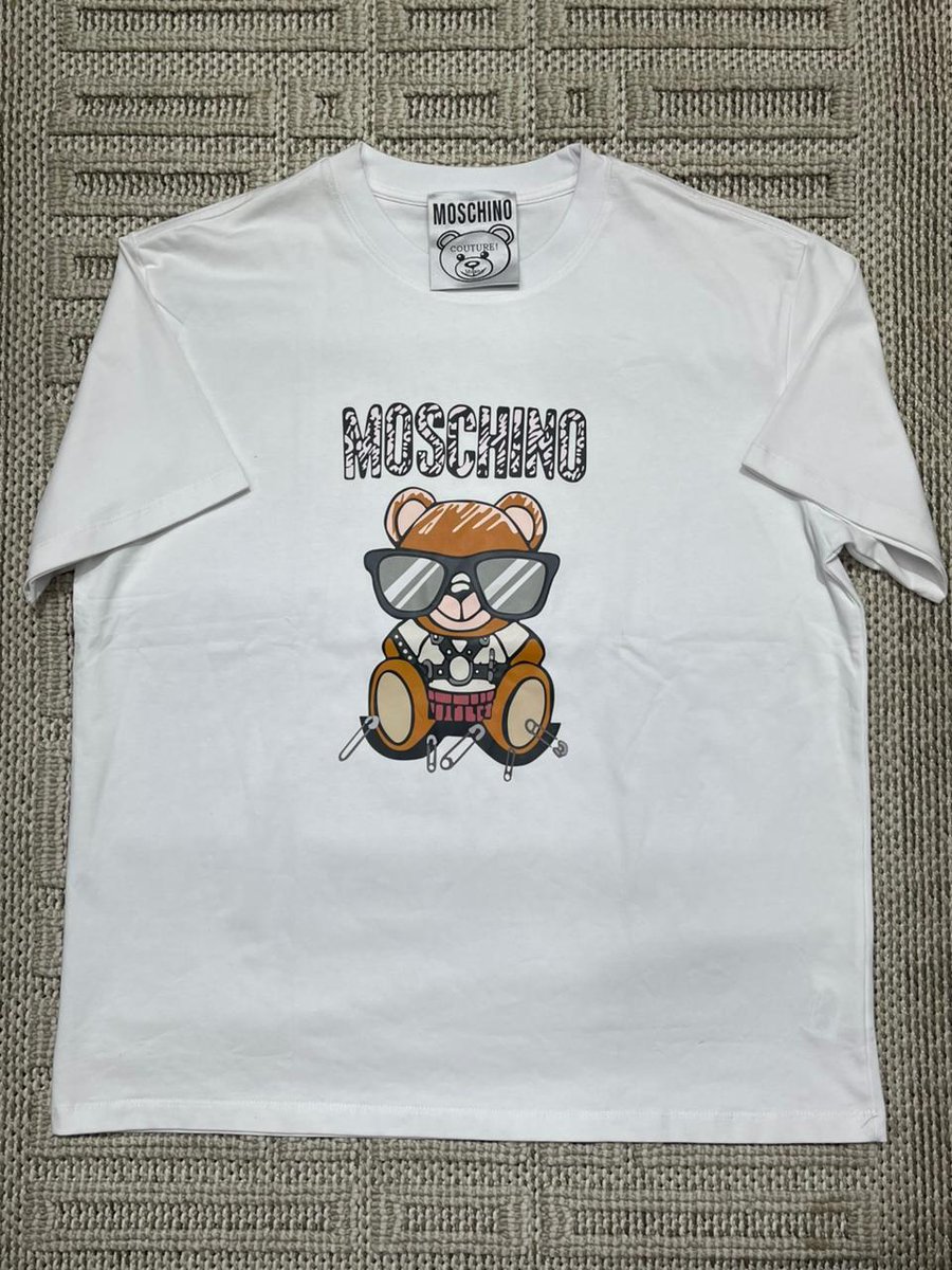 Ndaedzoh3's tweet photo. Moschino https://t.co/5NWfz4u6KH