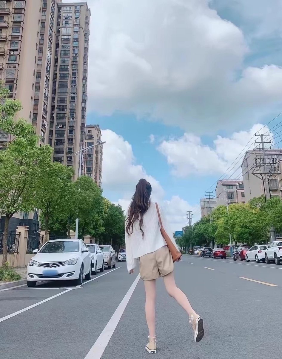 Tina_688's tweet photo. 美美的上个街 https://t.co/nzEr5ltjfF