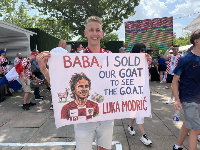CroatiaFooty's tweet photo. A goat to see THE goat. Very good deal.

📸 @BethMacdonell https://t.co/TAv74hjZIg